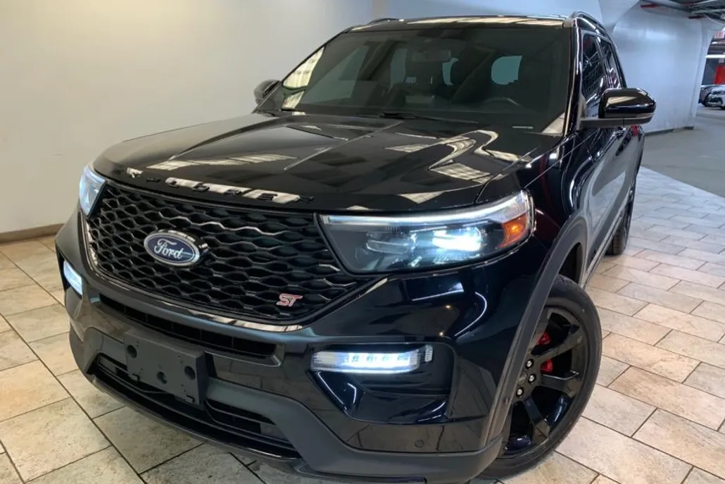 2022 Ford Explorer ST photo 1