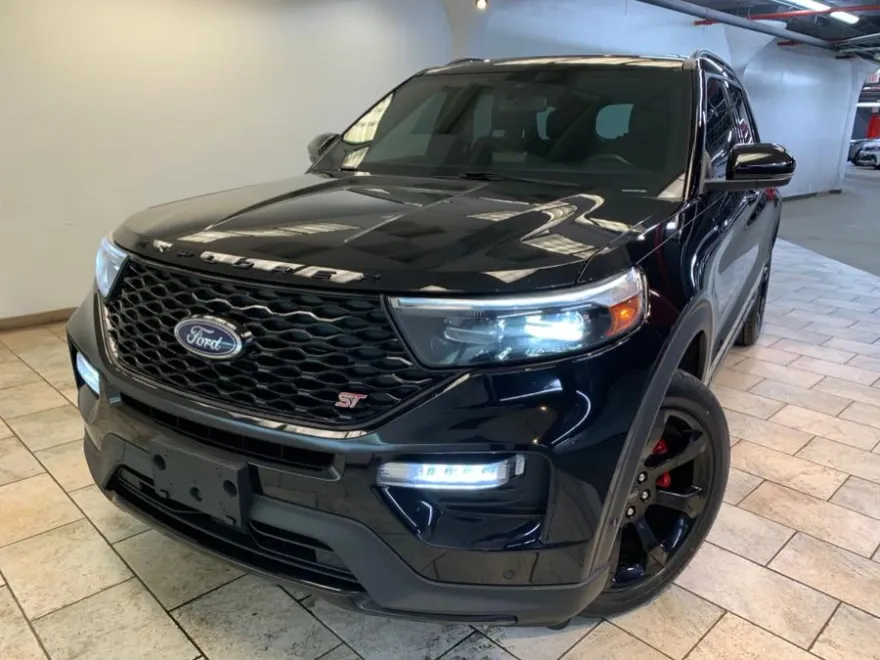 2022 Ford Explorer ST photo 1