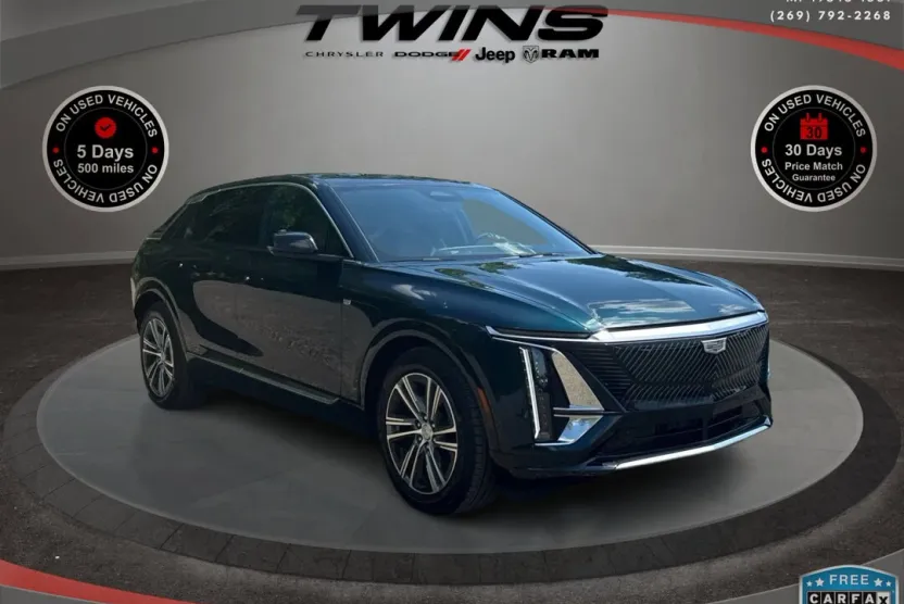 2024 Cadillac Lyriq Luxury photo 1