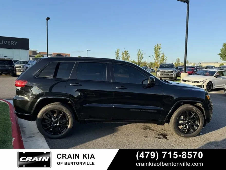2018 Jeep Grand Cherokee Altitude photo 1