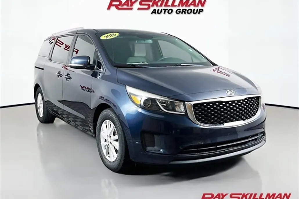 2016 Kia Sedona LX photo 1