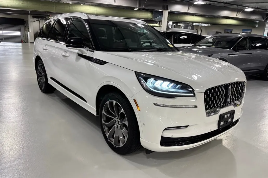 2023 Lincoln Aviator Grand Touring photo 1