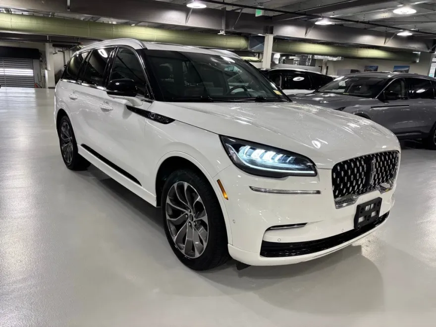 2023 Lincoln Aviator Grand Touring photo 1