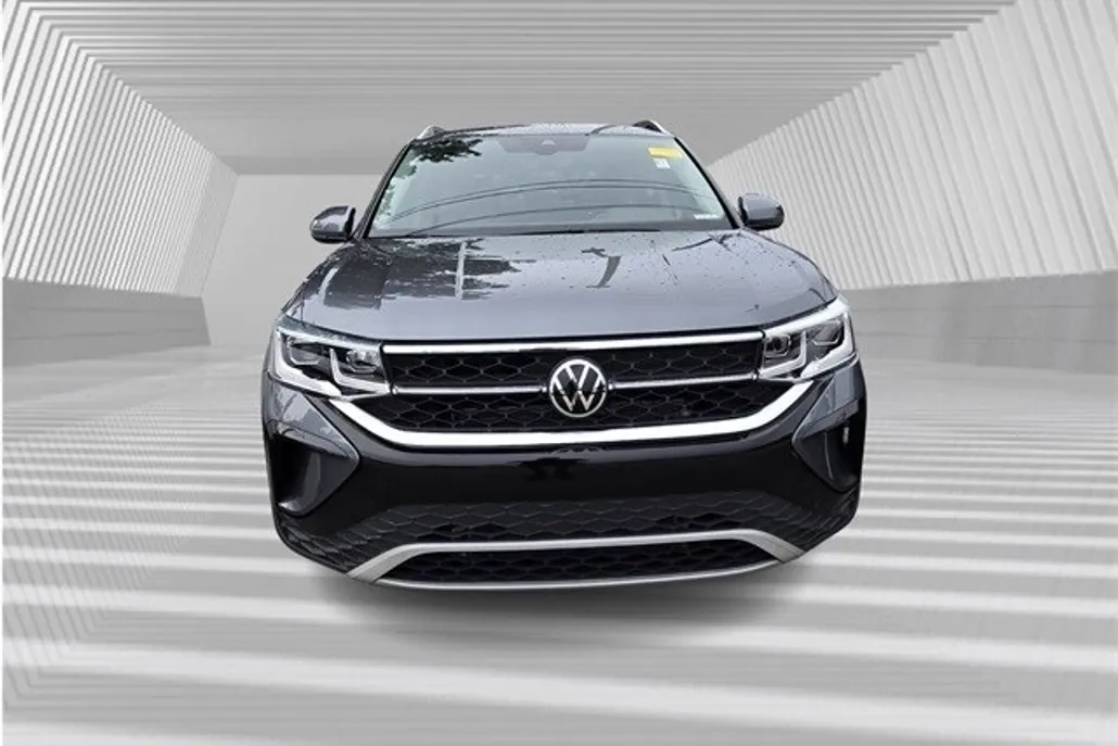 2022 Volkswagen Taos SEL photo 1