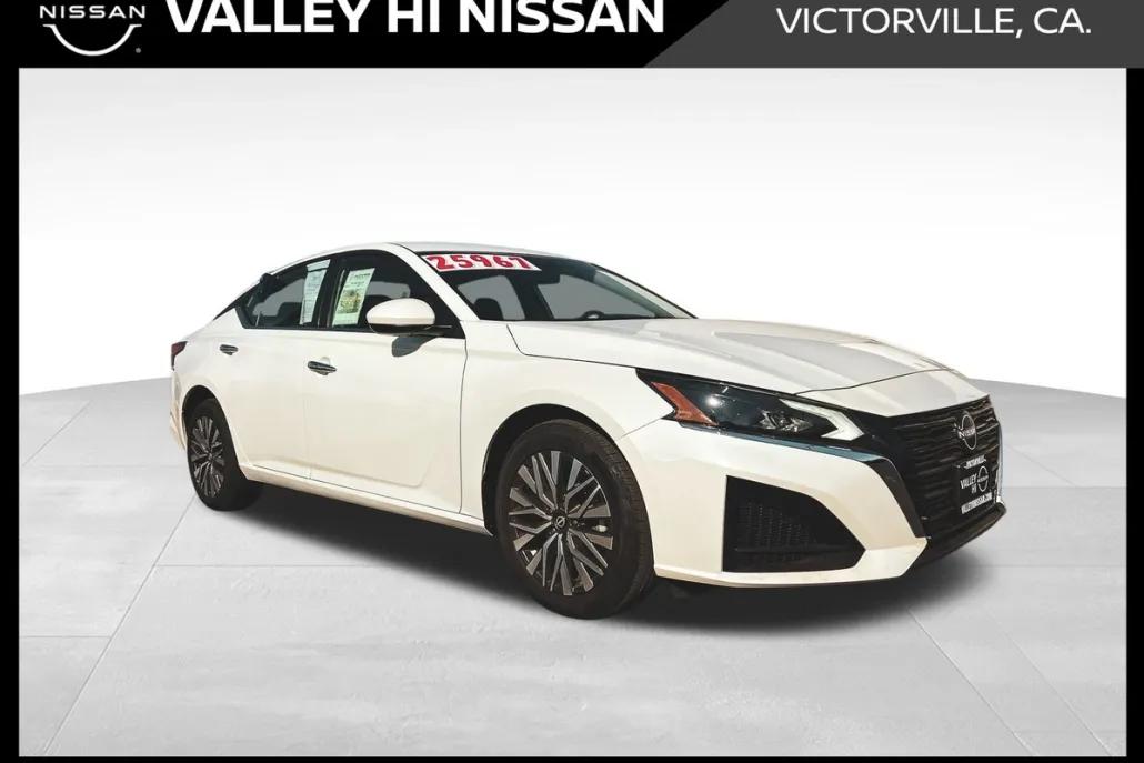 2023 Nissan Altima 2.5 SV photo 1