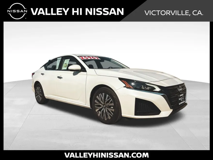 2023 Nissan Altima 2.5 SV photo 1