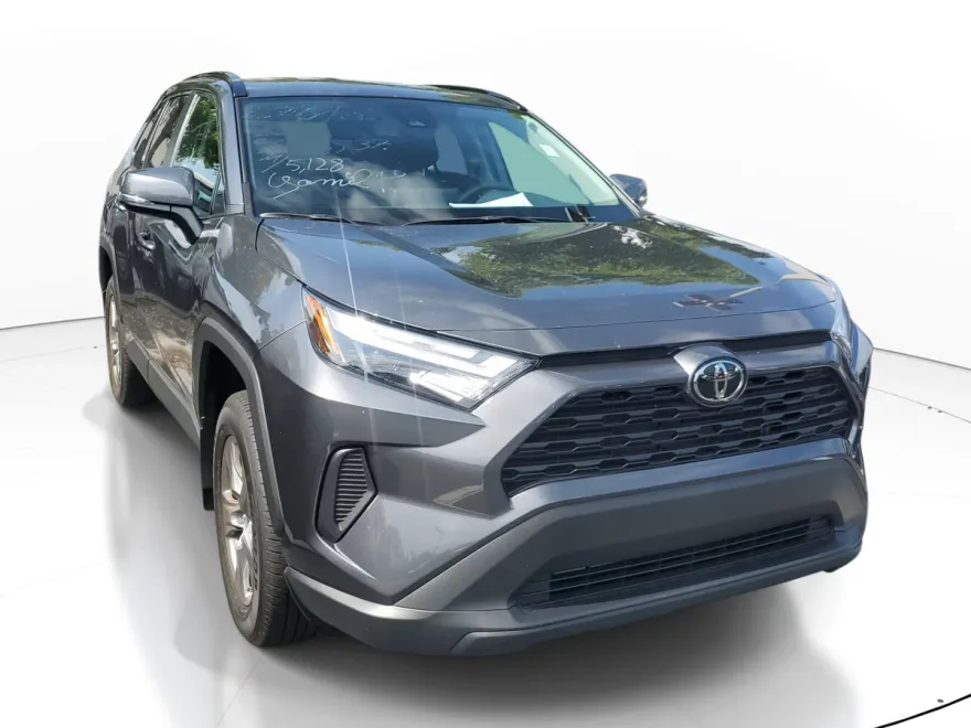 2025 Toyota RAV4 XLE photo 1