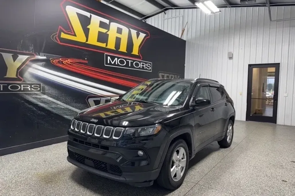 2022 Jeep Compass Latitude photo 1