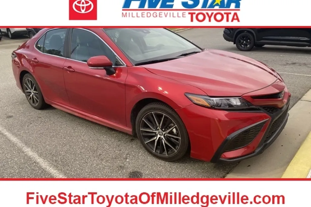 2024 Toyota Camry SE photo 1