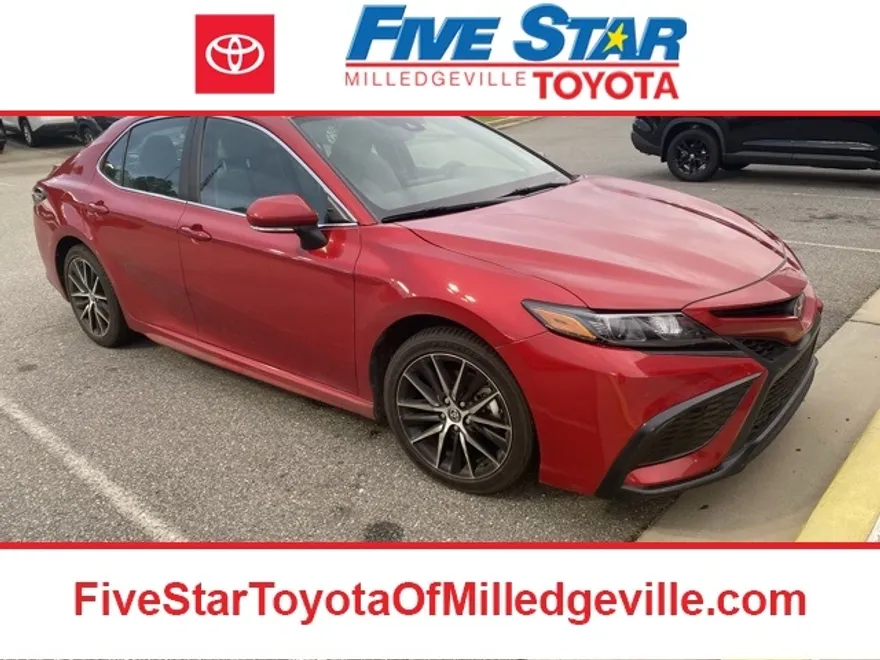 2024 Toyota Camry SE photo 1