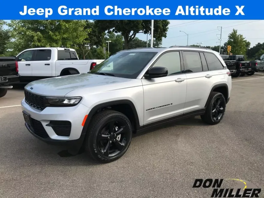 2025 Jeep Grand Cherokee Laredo Altitude X photo 1
