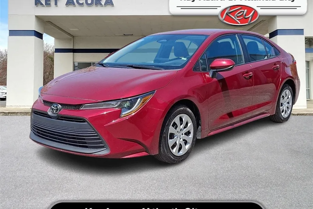 2024 Toyota Corolla LE photo 1