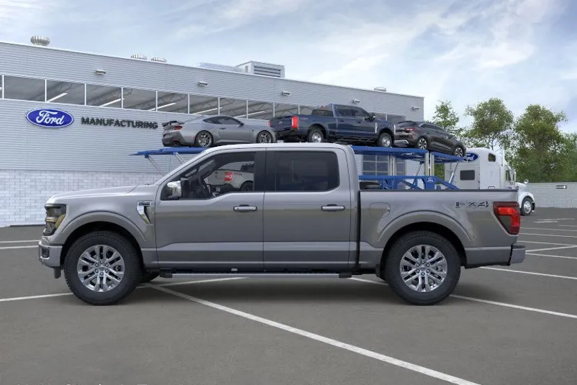 2025 Ford F-150 XLT photo 1