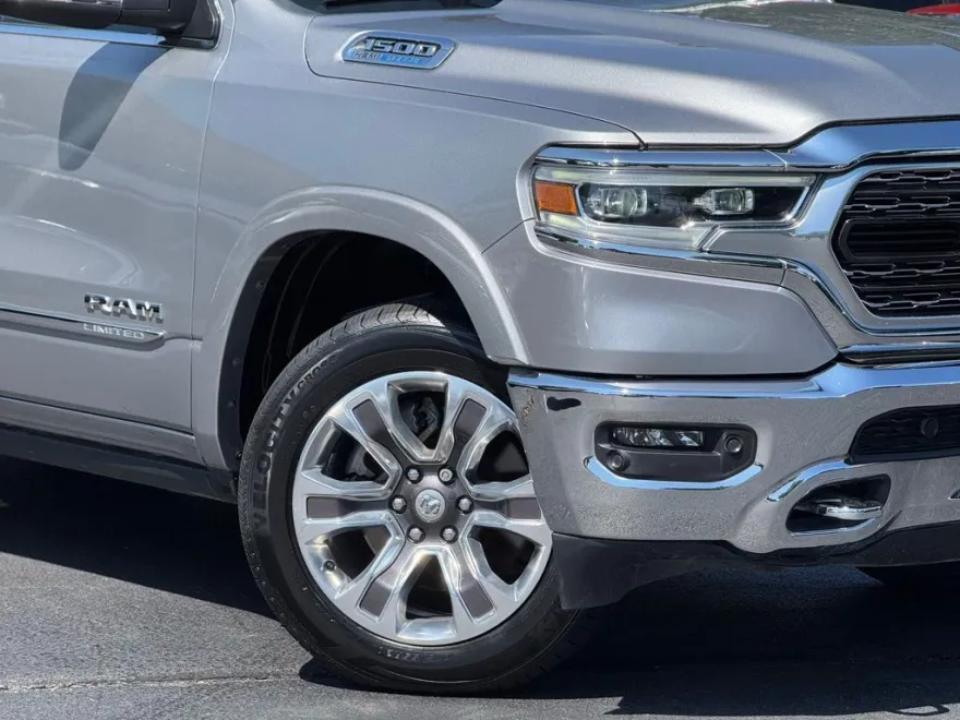 2022 Ram 1500 Limited photo 1