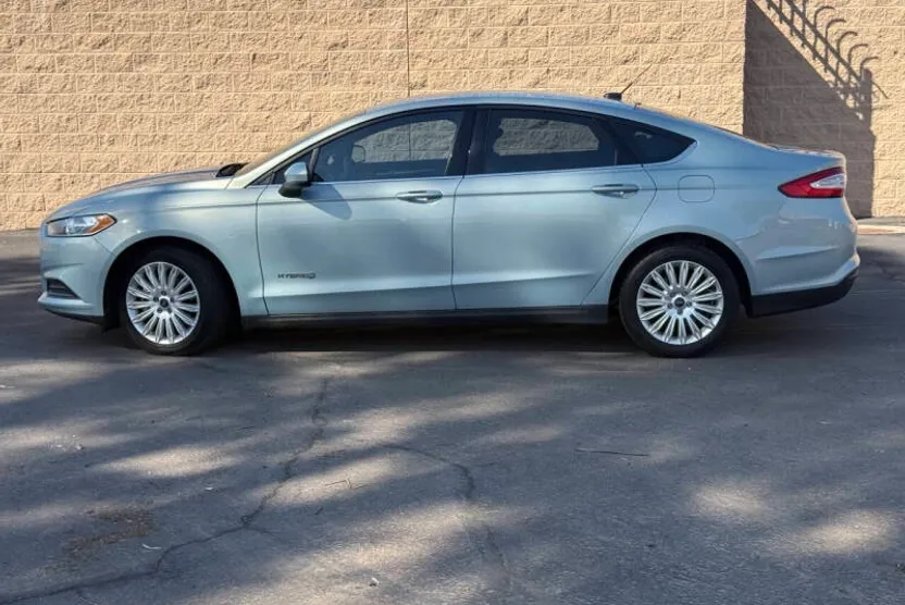 2014 Ford Fusion Hybrid S photo 1