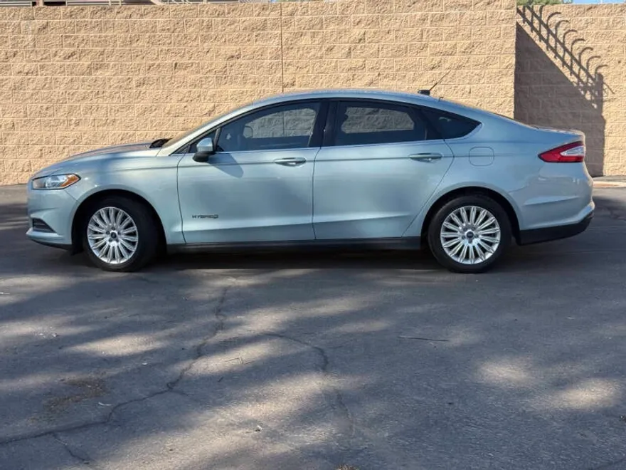 2014 Ford Fusion Hybrid S photo 1