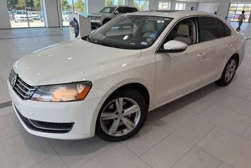 2012 Volkswagen Passat TDI SE photo 1