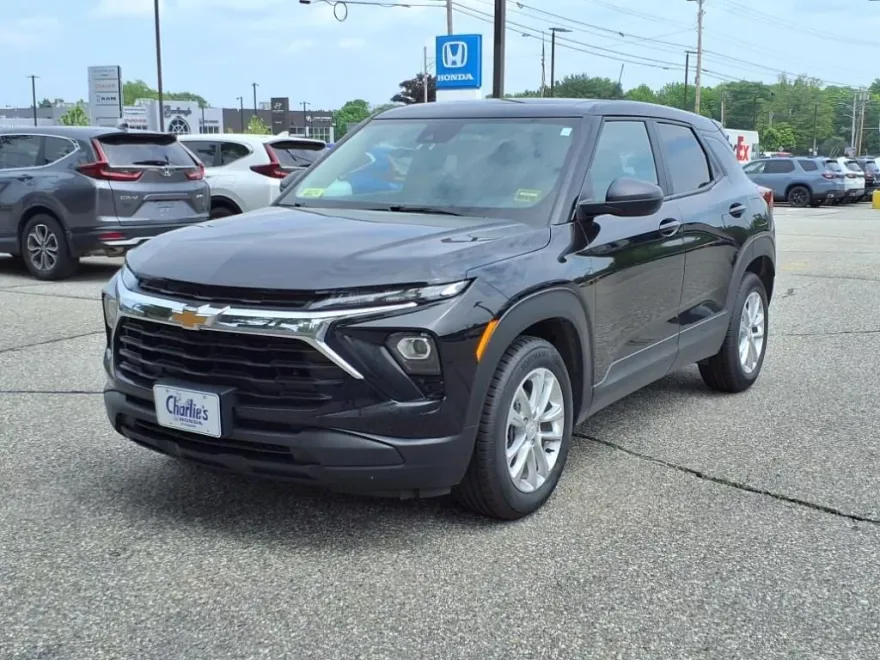 2024 Chevrolet Trailblazer LS photo 1