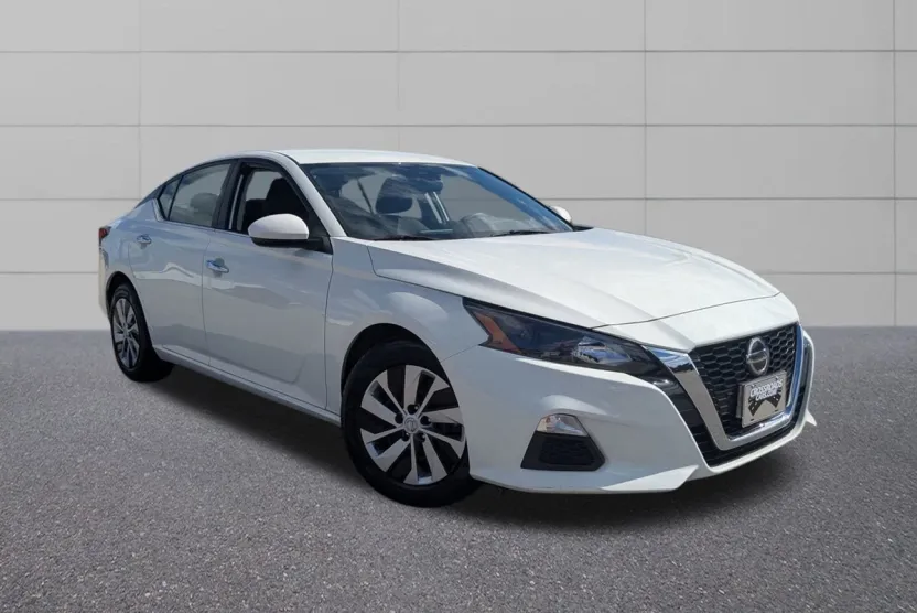 2022 Nissan Altima S photo 1