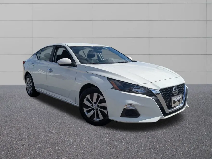 2022 Nissan Altima S photo 1