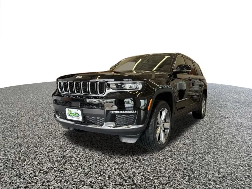 2025 Jeep Grand Cherokee Limited photo 2