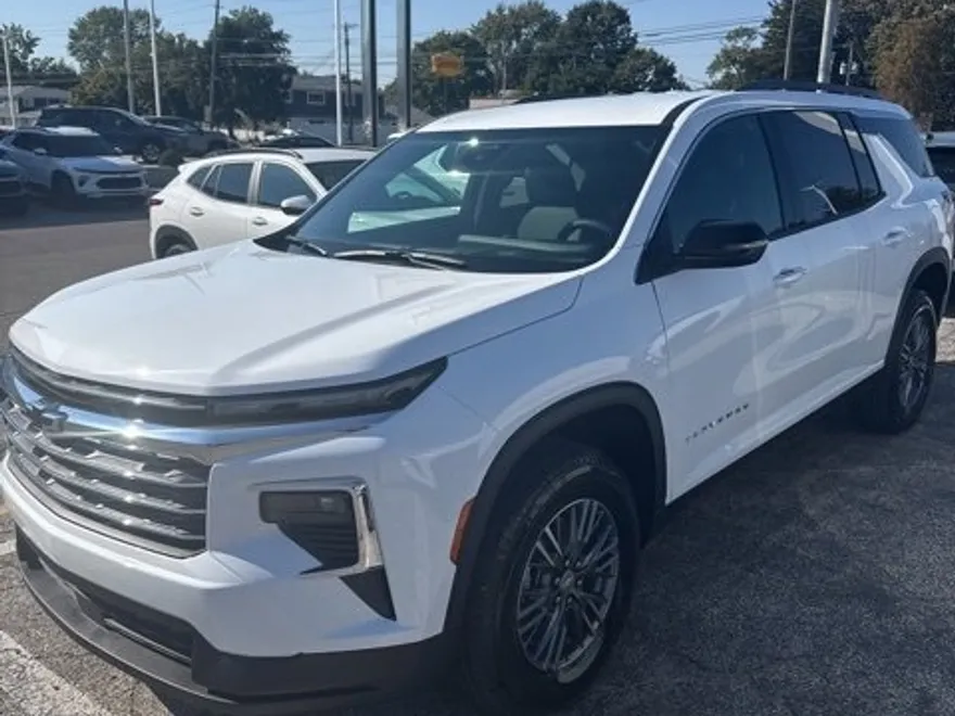 2026 Chevrolet Traverse photo 1