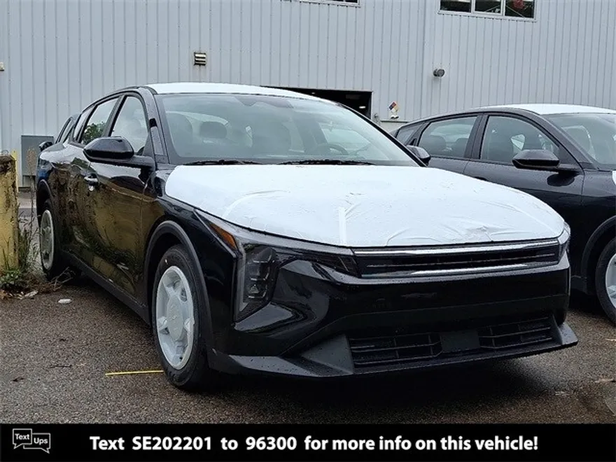 2025 Kia K4 LXS photo 1