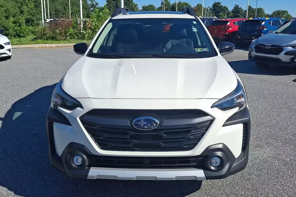2025 Subaru Outback Limited photo 1