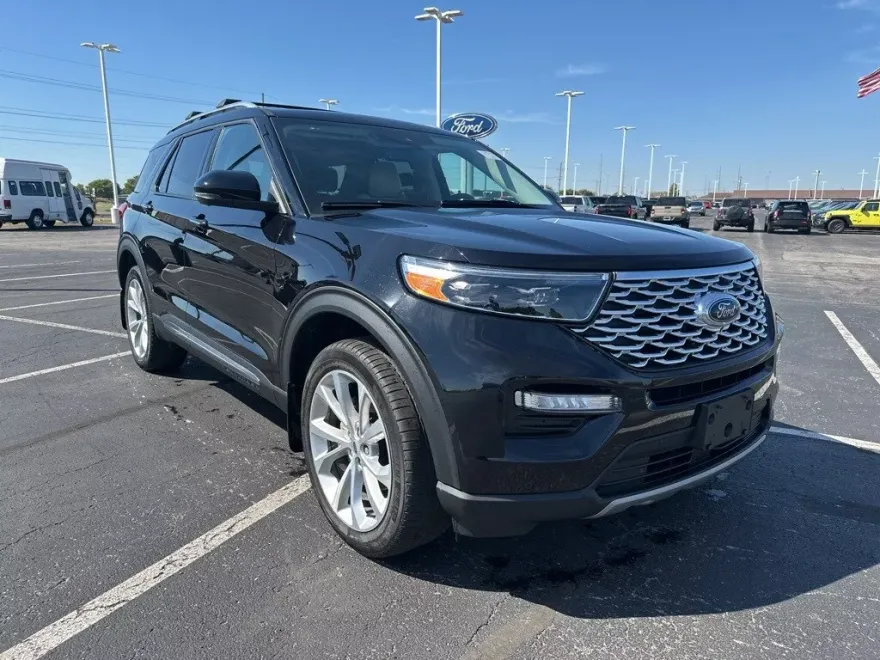 2023 Ford Explorer Platinum photo 1