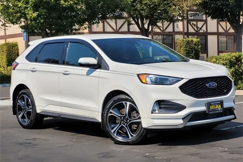 2022 Ford Edge ST photo 1