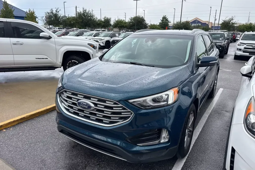 2020 Ford Edge SEL photo 1