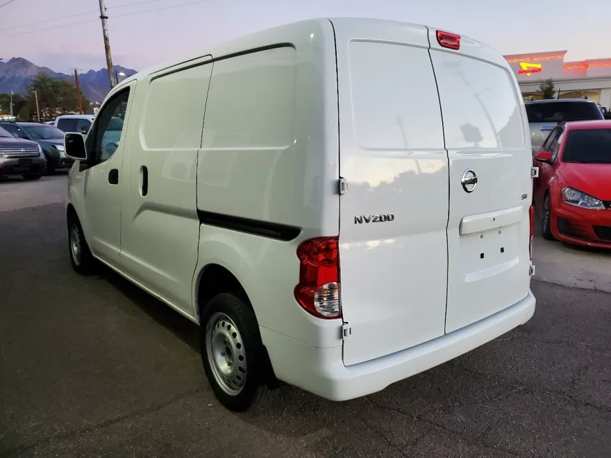 2020 Nissan NV200 SV photo 1