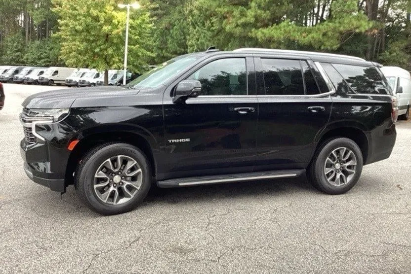 2023 Chevrolet Tahoe LT photo 1
