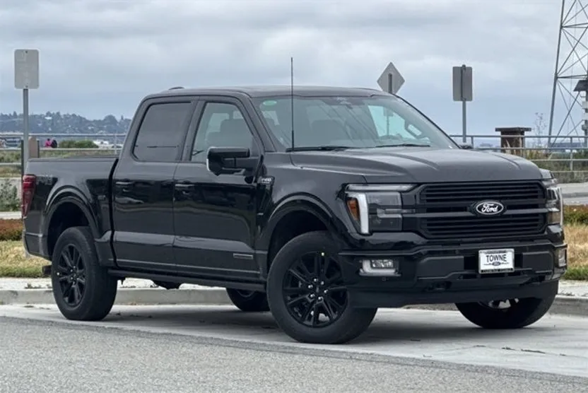2025 Ford F-150 Platinum photo 1