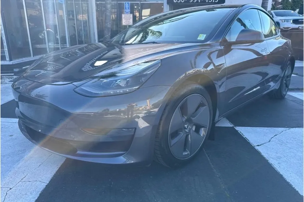 2023 Tesla Model 3 photo 1