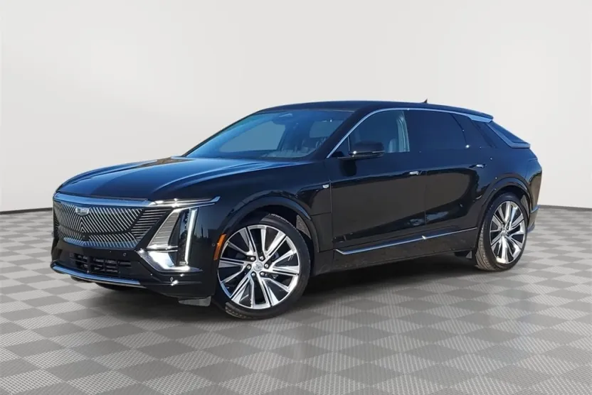 2024 Cadillac Lyriq Luxury photo 1