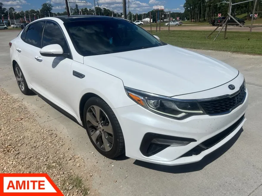 2020 Kia Optima S photo 1