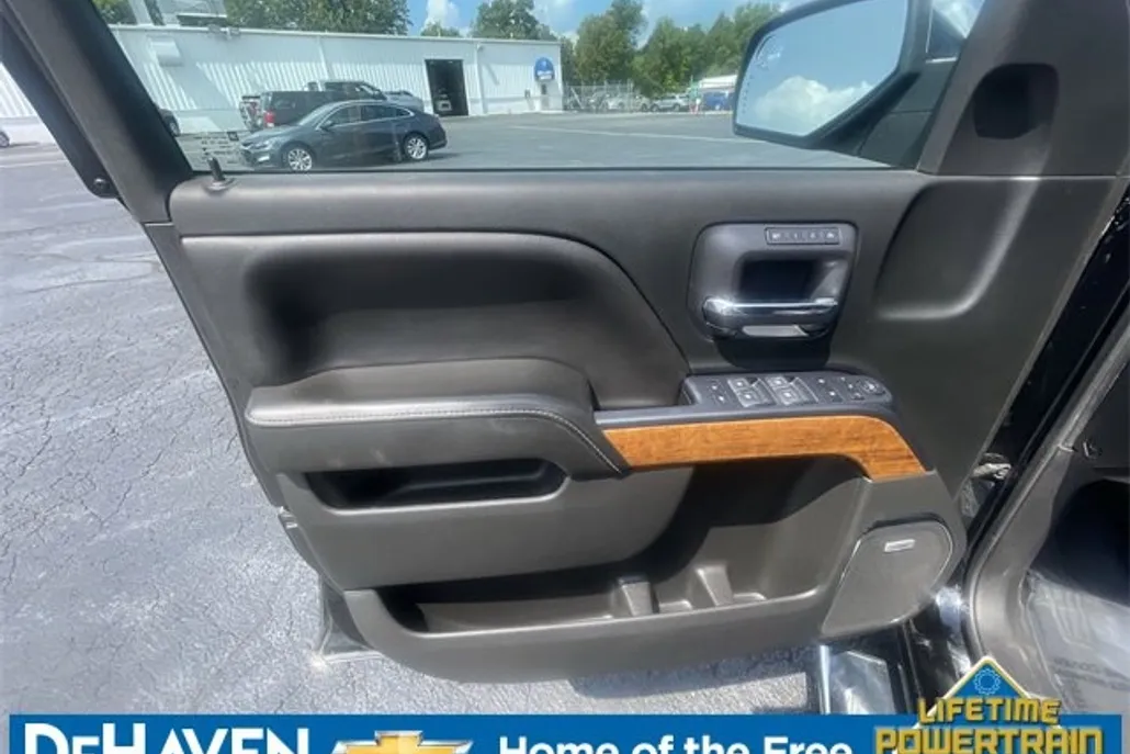 2018 Chevrolet Silverado 1500 High Country photo 1