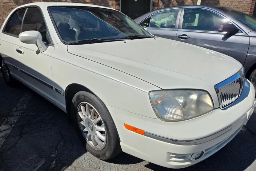 2005 Hyundai XG350 L photo 1