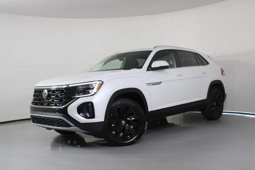 2026 Volkswagen Atlas Cross Sport SE Technology photo 1