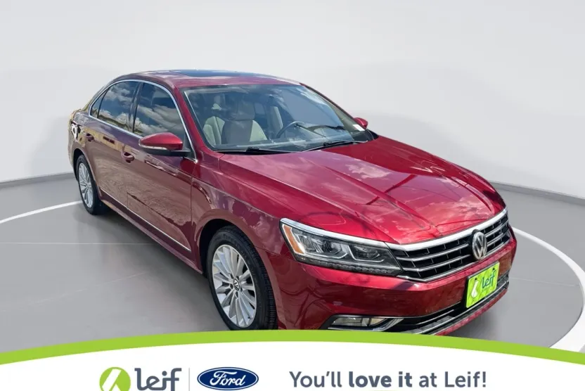 2016 Volkswagen Passat SE photo 1