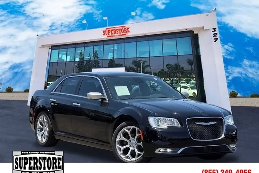 2016 Chrysler 300 Platinum photo 1