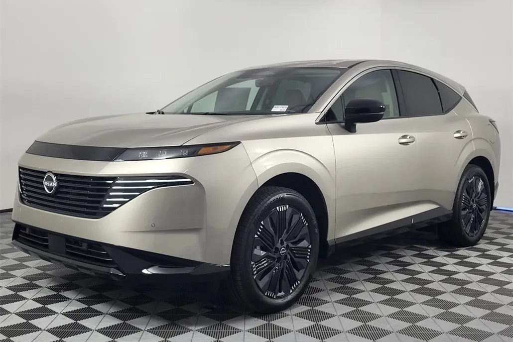 2025 Nissan Murano Platinum photo 1