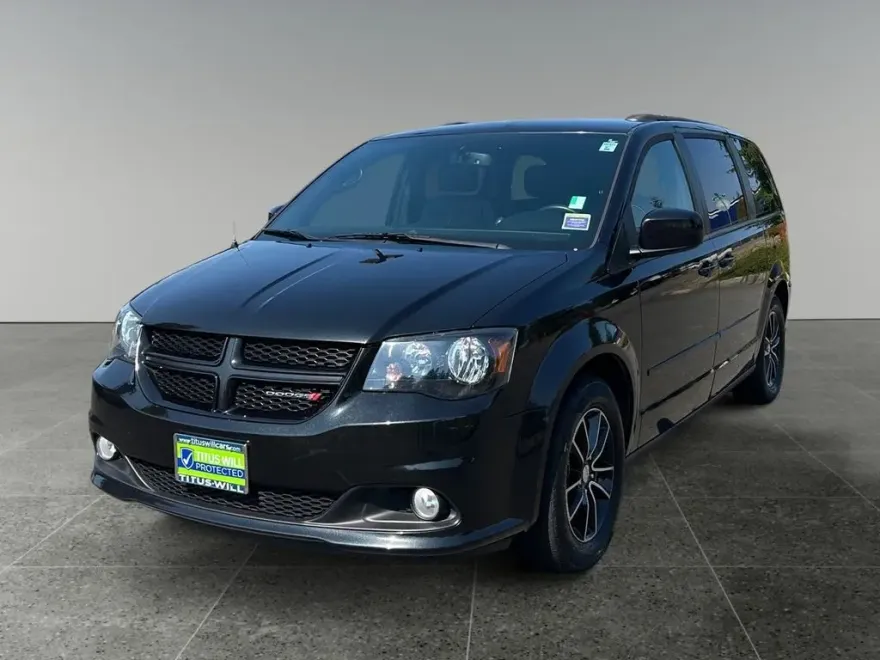 2017 Dodge Grand Caravan GT photo 1