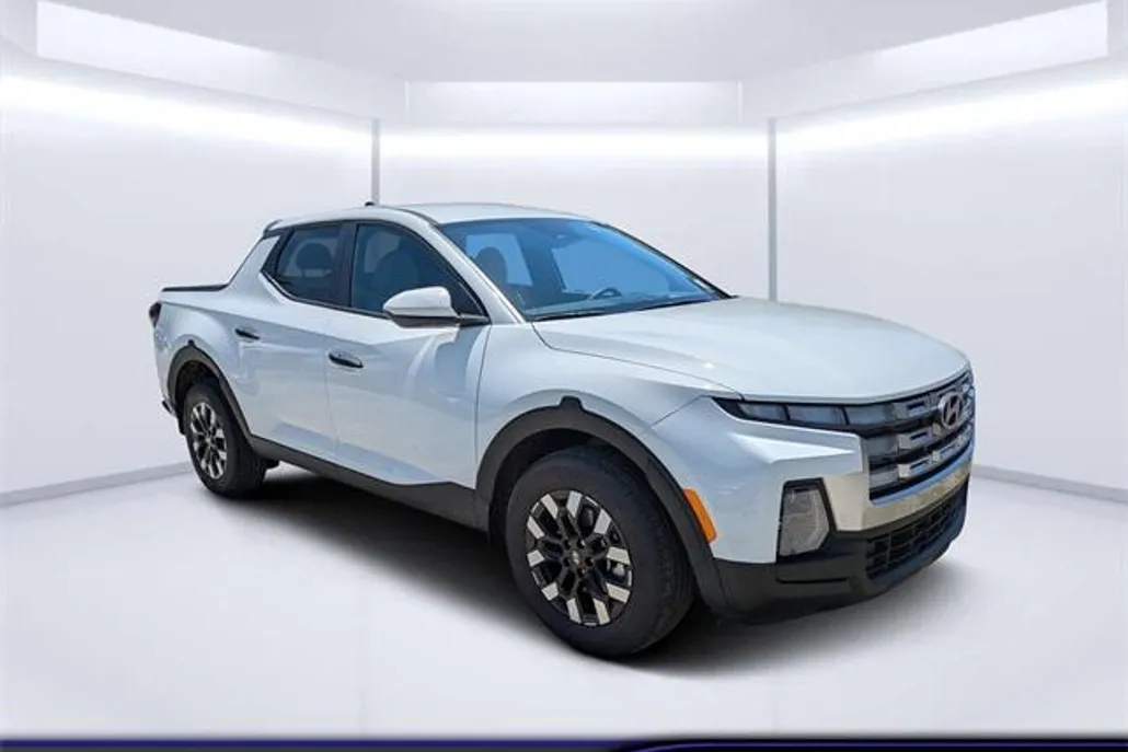 2025 Hyundai Santa Cruz SE photo 1