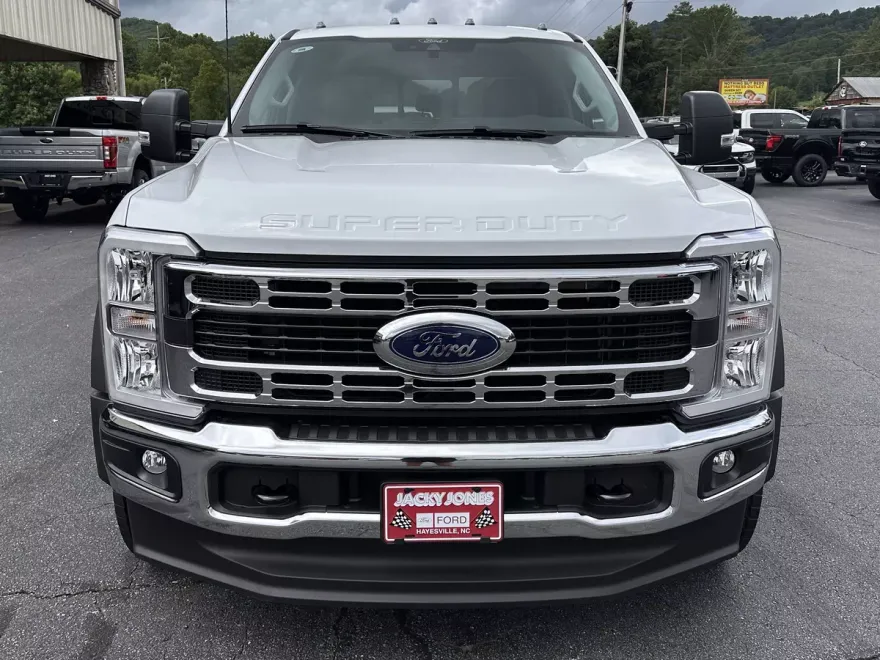 2025 Ford F-550 XL photo 1