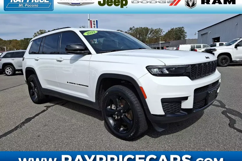 2022 Jeep Cherokee Laredo photo 1