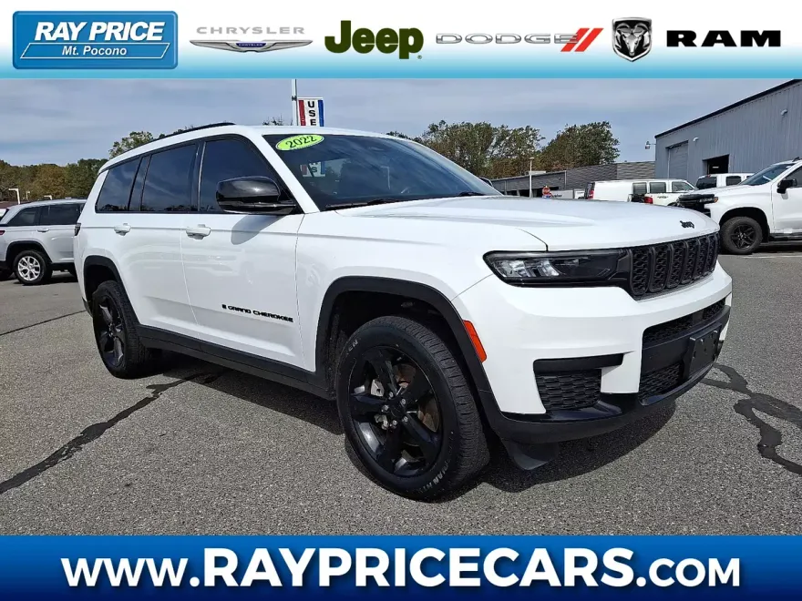 2022 Jeep Cherokee Laredo photo 1