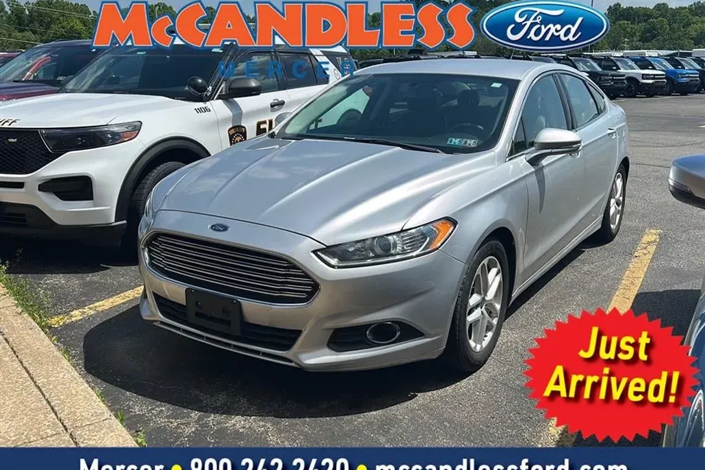 2016 Ford Fusion SE photo 1