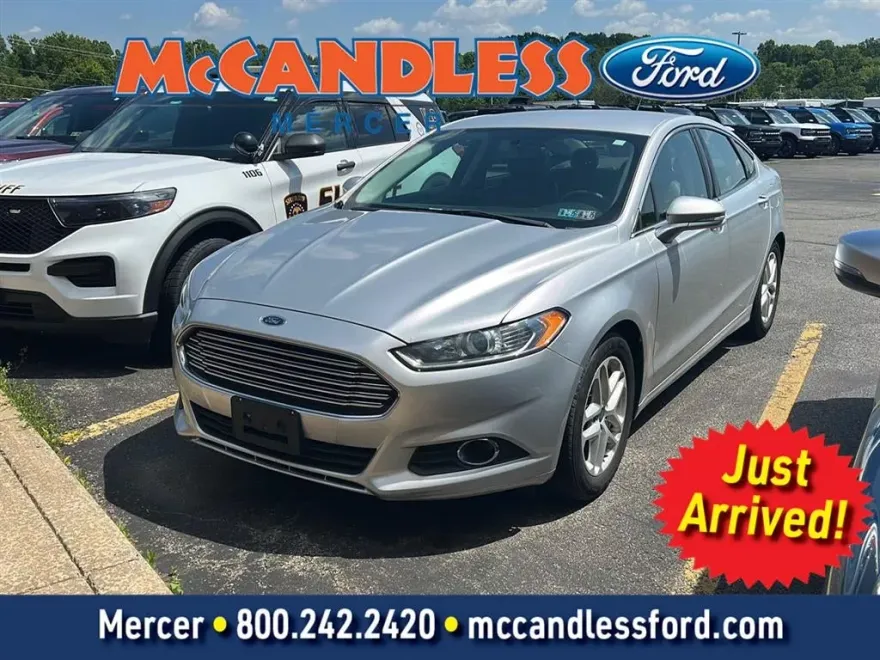2016 Ford Fusion SE photo 1